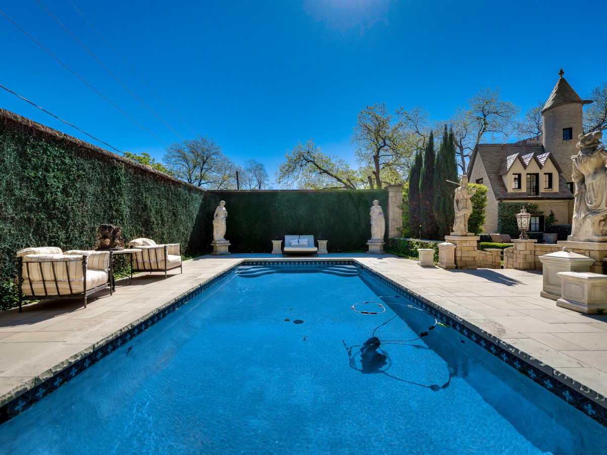 6941 Gaston Ave., R.L. Thornton home for sale, Dallas