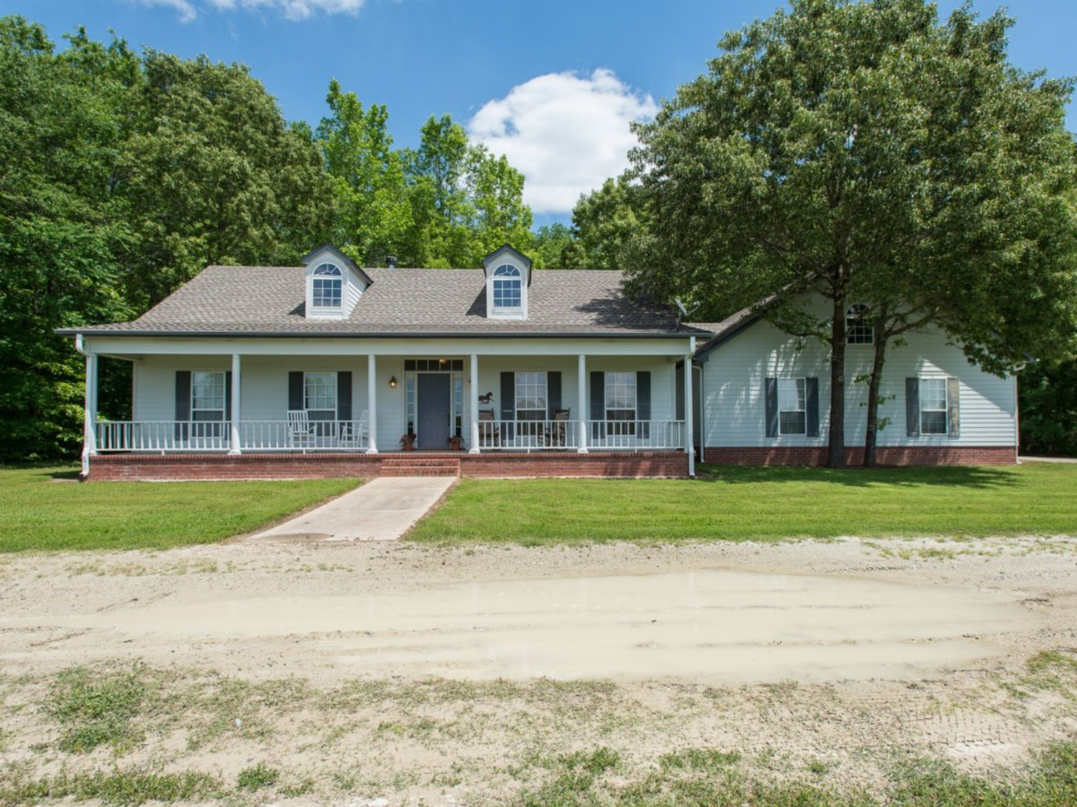 Bob Breunig ranch, 2325 FM 49, Mineola