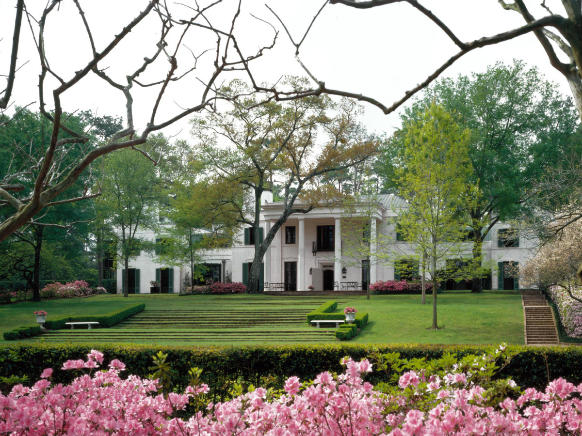Places-Unique-Bayou Bend mansion-exterior-1