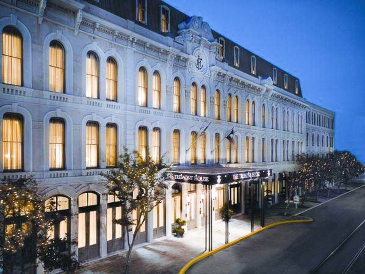News_The Tremont House_Galveston_exterior_night