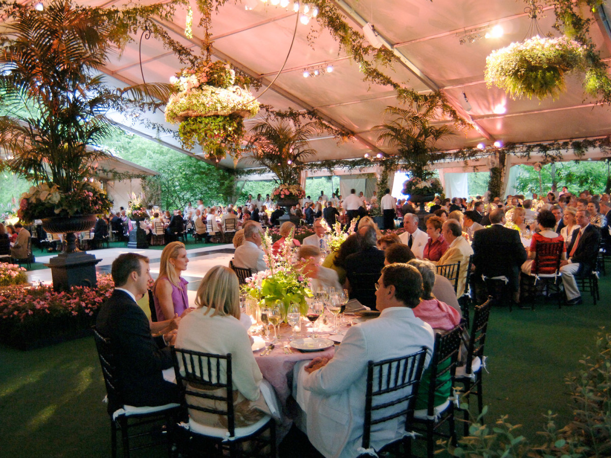 Bayou Bend Garden Party Reigns As The Ultimate Genteel Spring