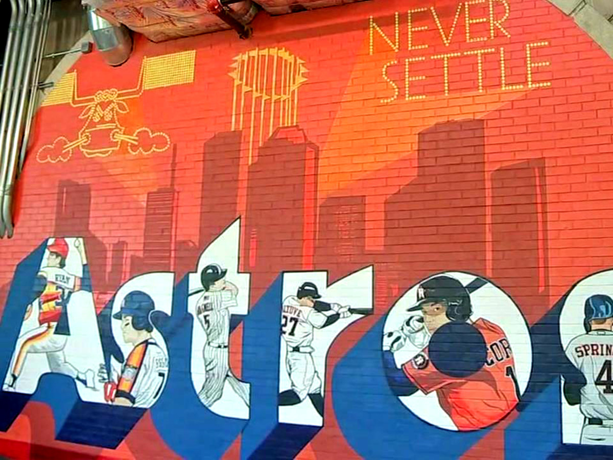 Astros unveil new mural honoring city's support at Minute Maid Park