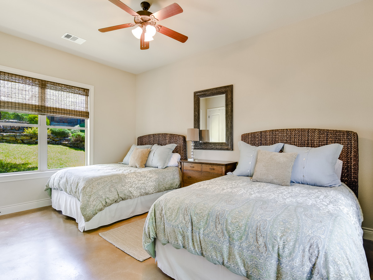 Austin_Old Ferry Road, Unit 14