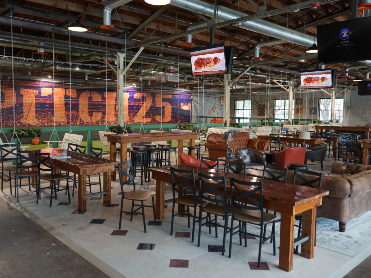 Pitch 25 interior