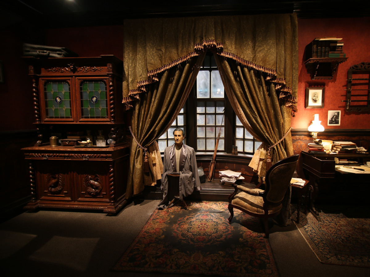 HMNS: International Exhibition of Sherlock Holmes