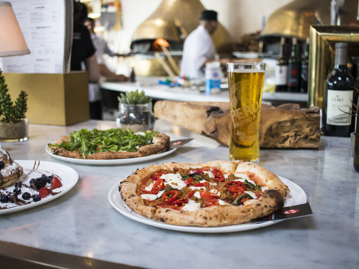 Midici pizzas and beer