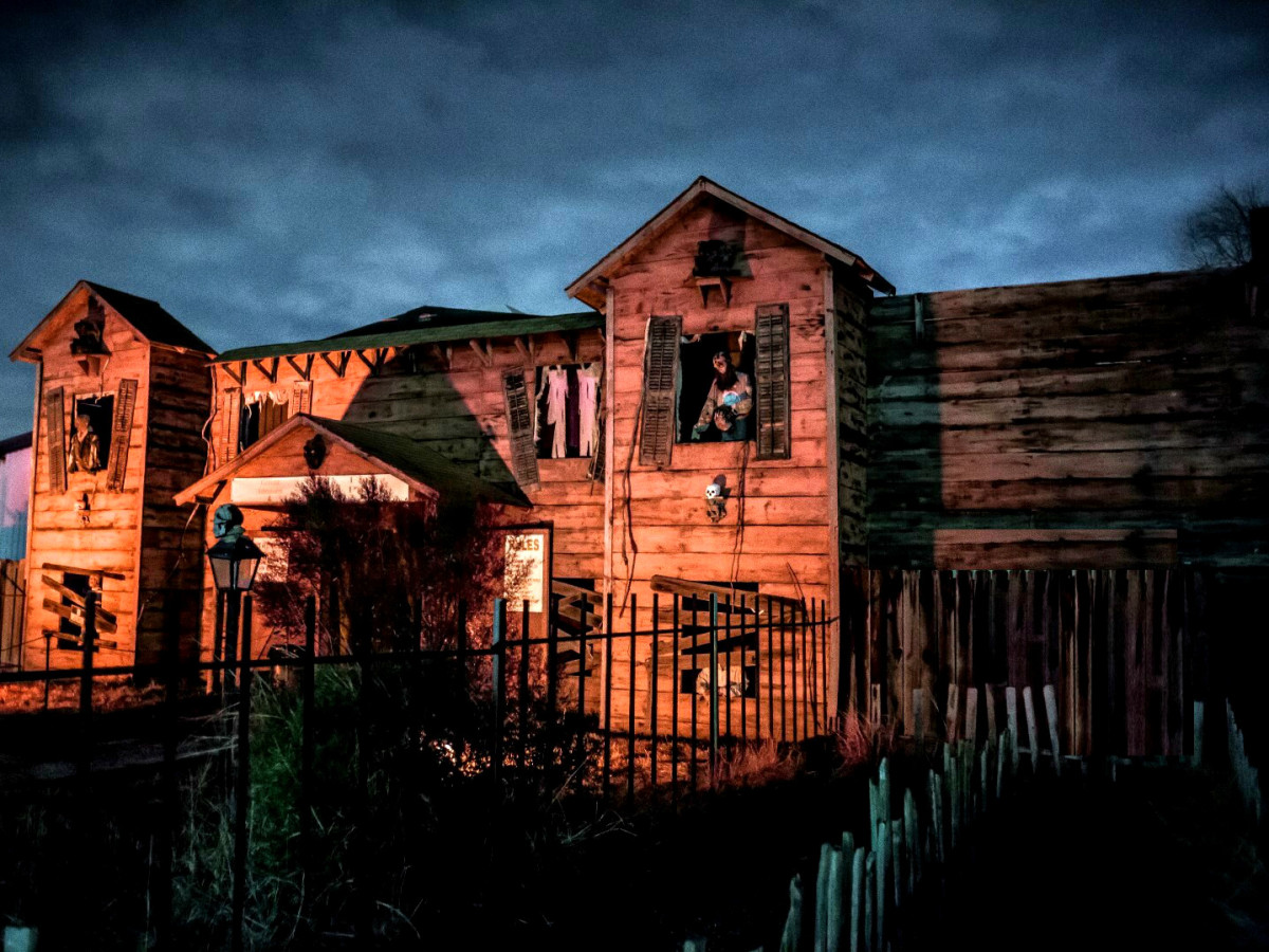 10 Best Haunted Houses In Houston For Halloween Chills And