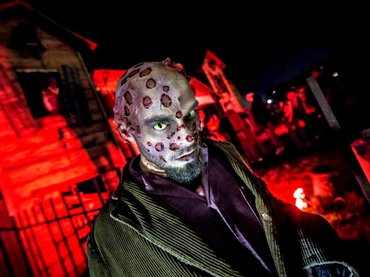 10 Best Haunted Houses In Houston For Halloween Chills And