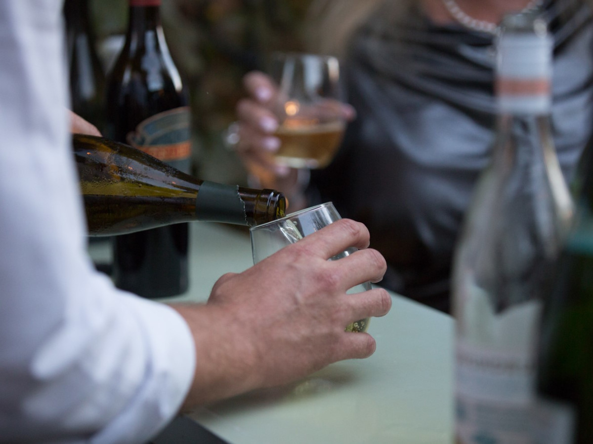 wine pouring