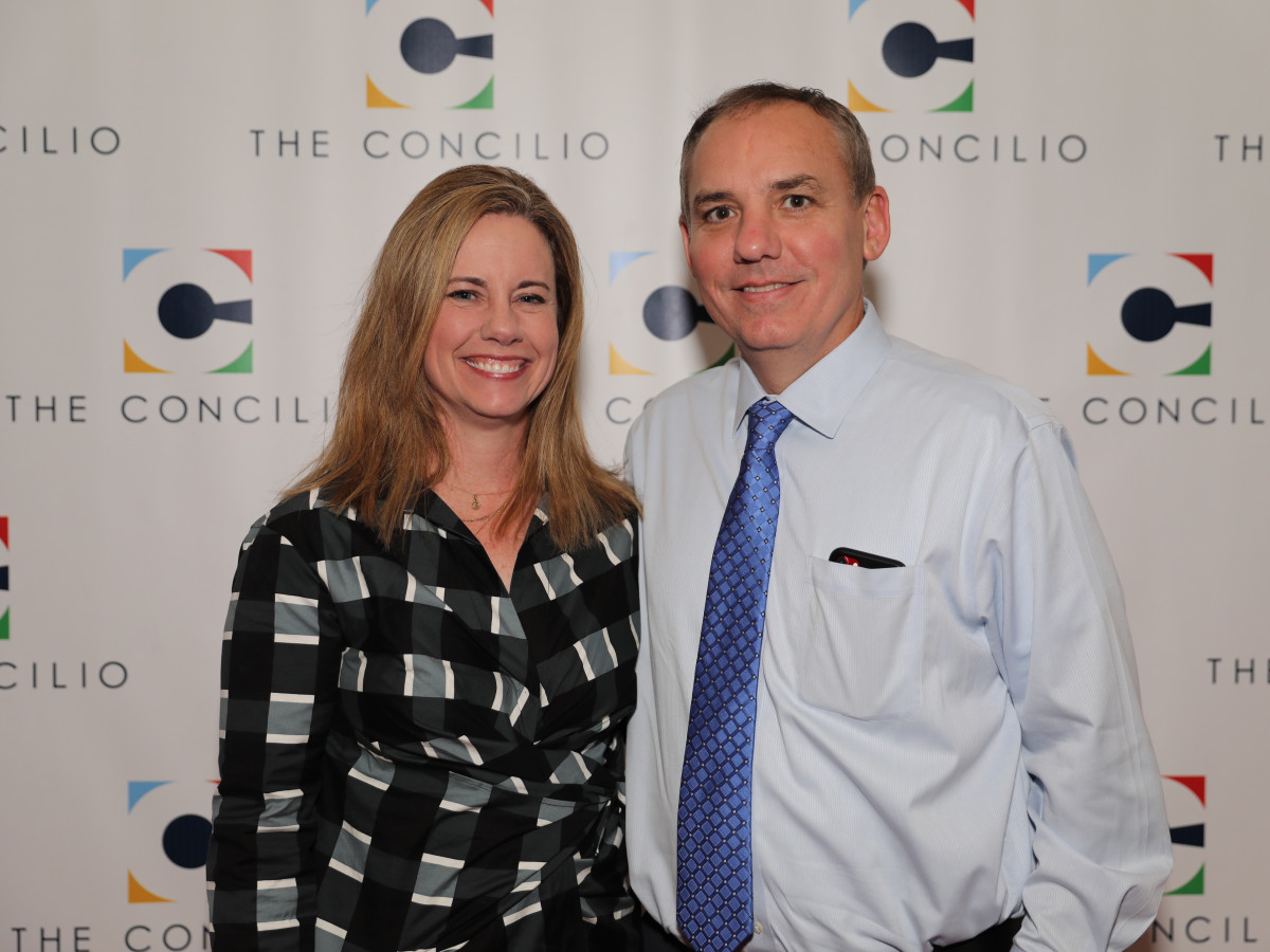 Carolyn Carlson, Dan Carlson