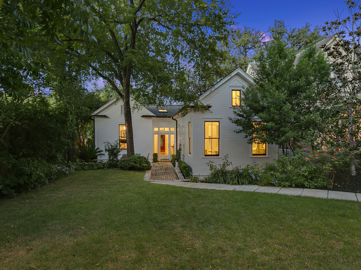 ATX_111 W 9th