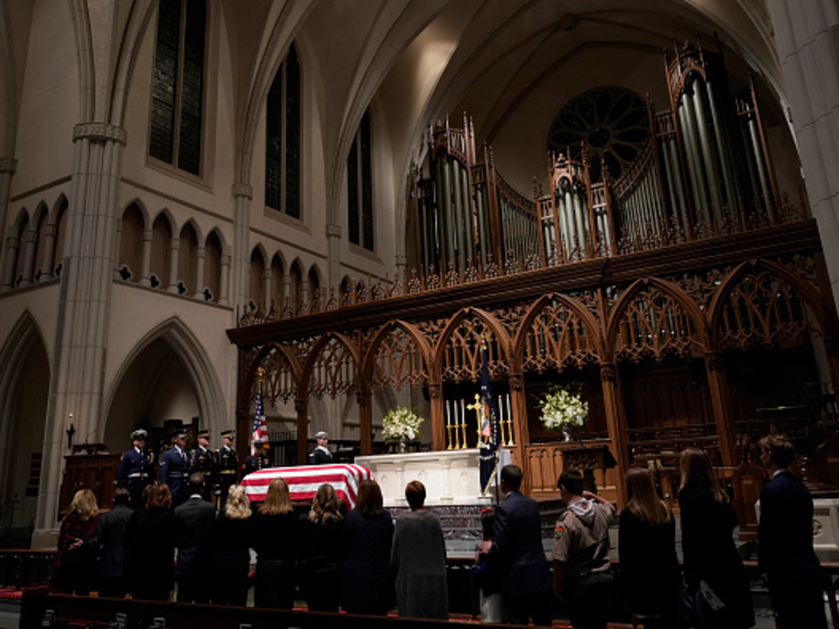 President George HW Bush St martin's church public visitation crowd