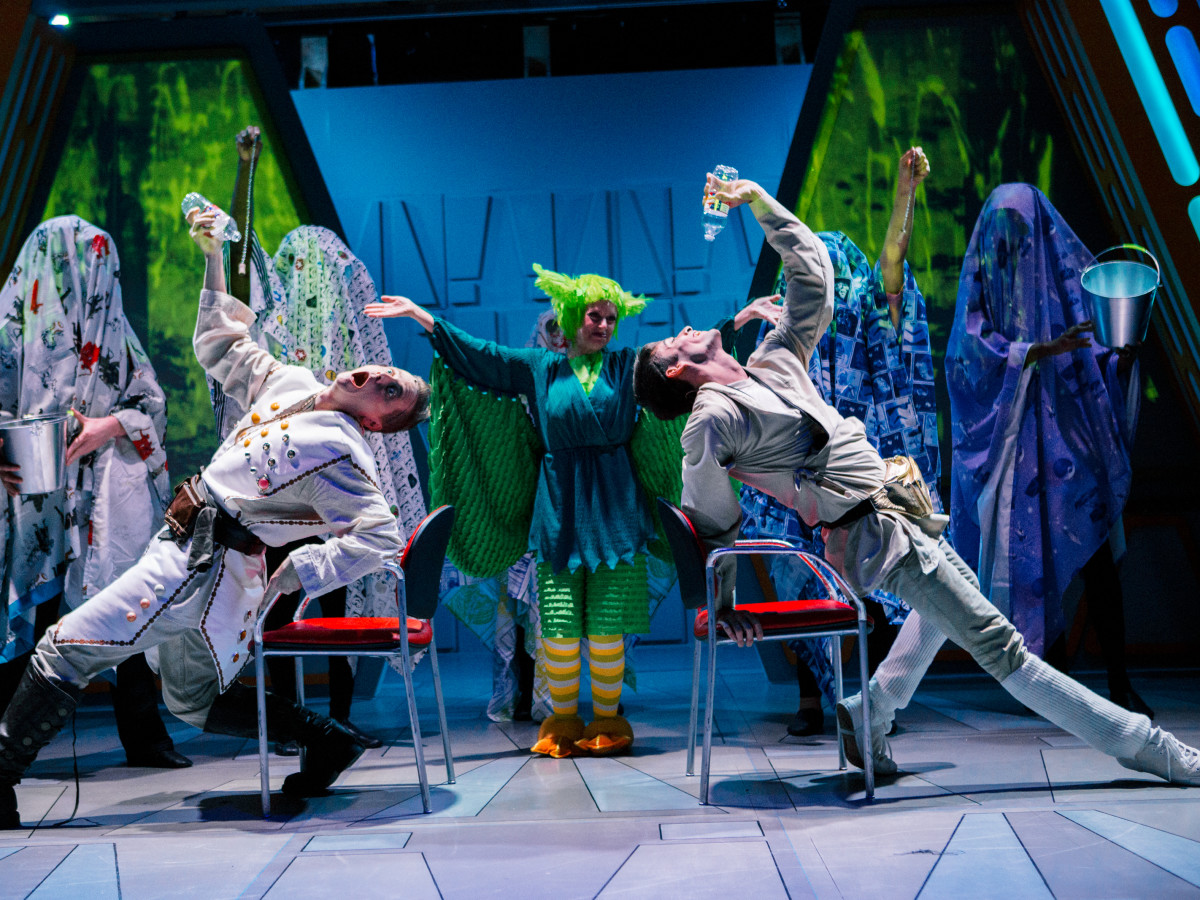 Stages Panto Star Force
