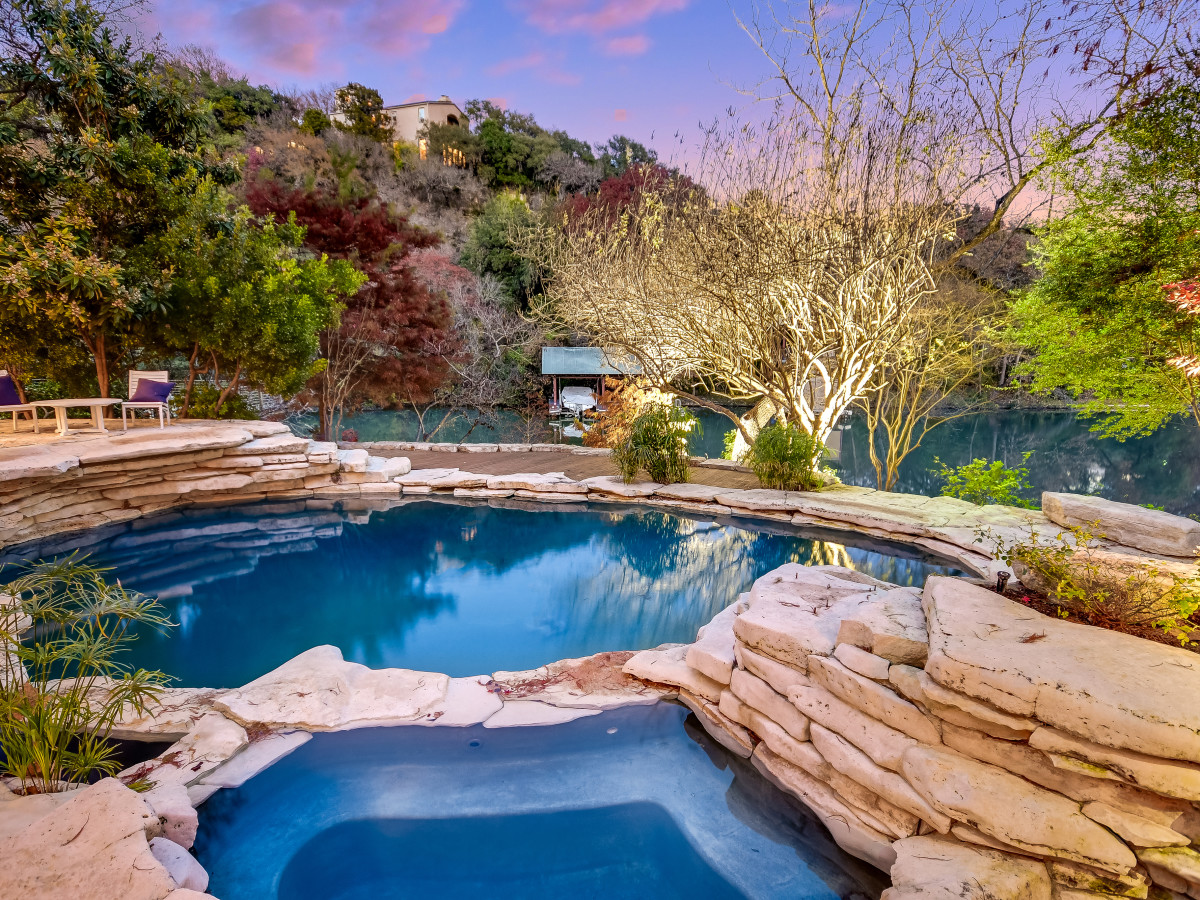 23 Hull Circle West Lake home for sale