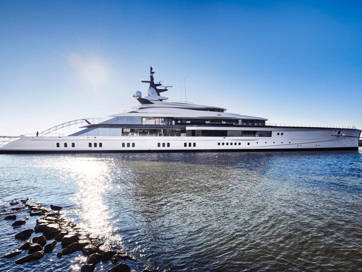 Jerry Jones yacht