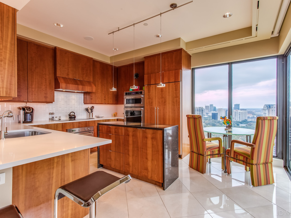24th floor of The Warrington at 3831 Turtle Creek Blvd., Turtle Creek Home Tour