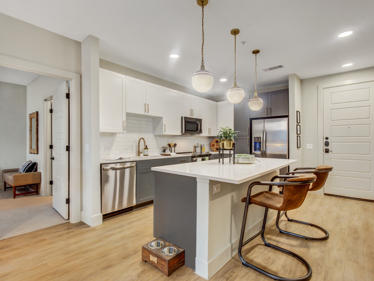 New Oak Cliff apartments dish out tasty Arts gathering