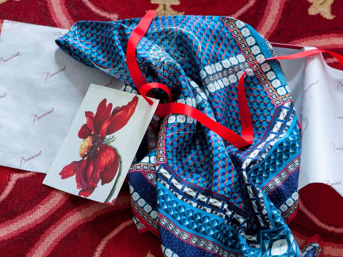 Baccarat scarf