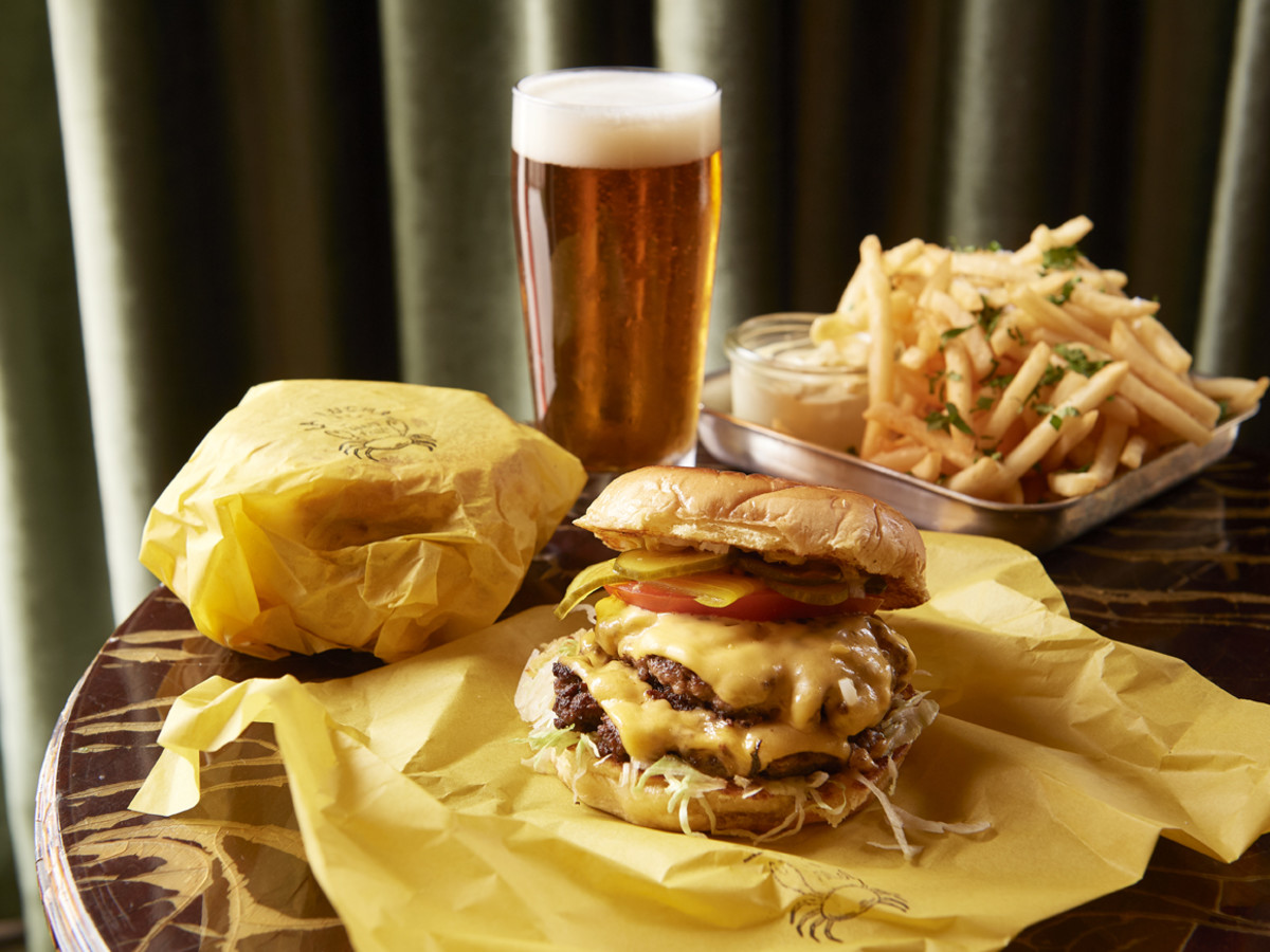 La Lucha Pharmacy Burger