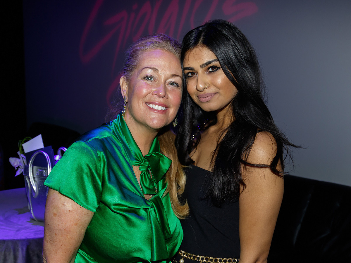 Mary Aboujaoude, Krystal Sarna