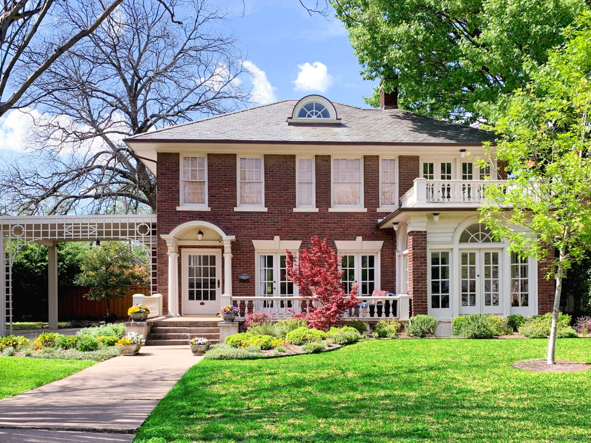 Step inside 5 storied residences on this year's Swiss Avenue Home Tour