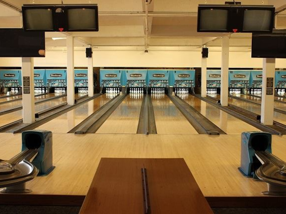 Bowlounge in Design District