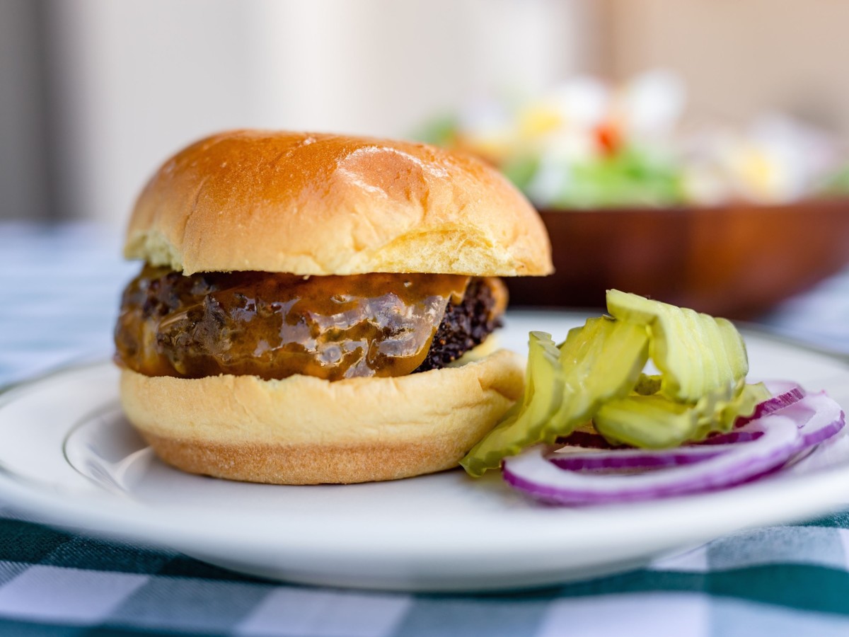 BB Lemon Montrose cheeseburger