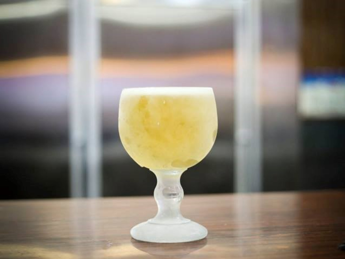 Angelo's, cold beer schooner