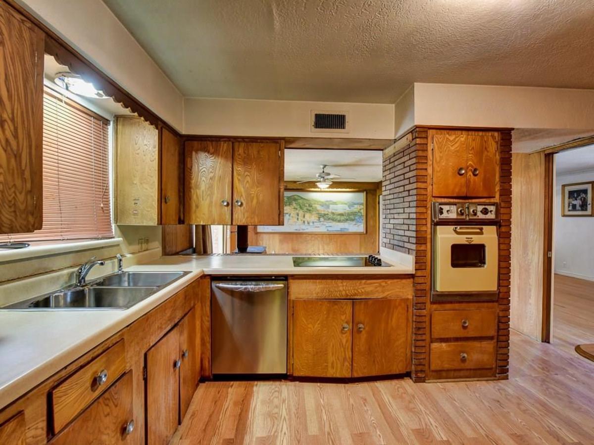Will Someone Who Likes The 50s Please Buy This Dallas House For