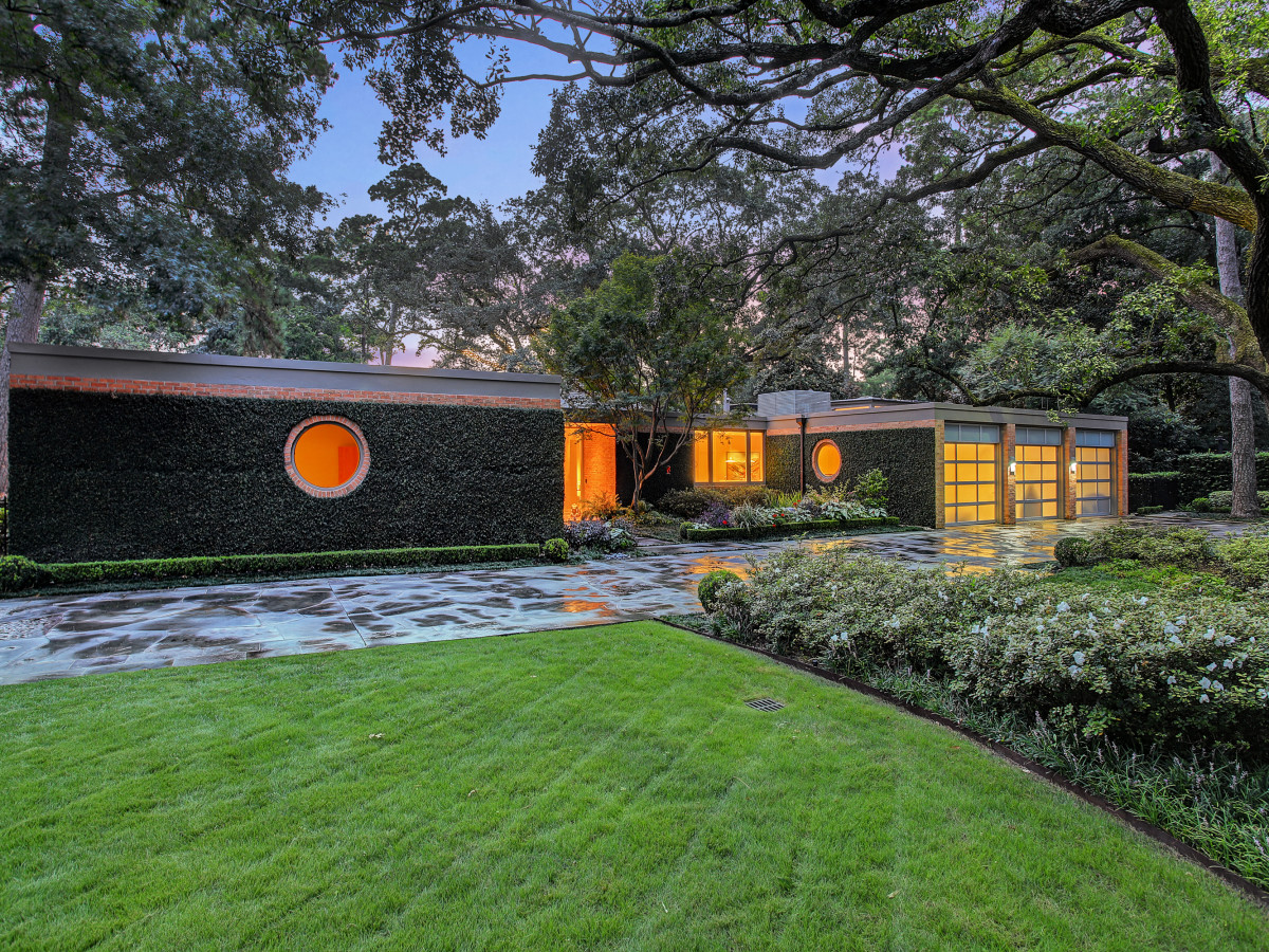 Landmark River Oaks Miesian Masterpiece Graces Market At 11 8