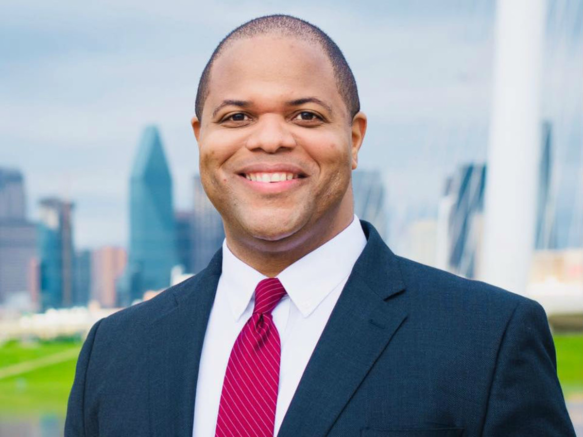 Newly elected Dallas mayor Eric Johnson takes new job with law firm