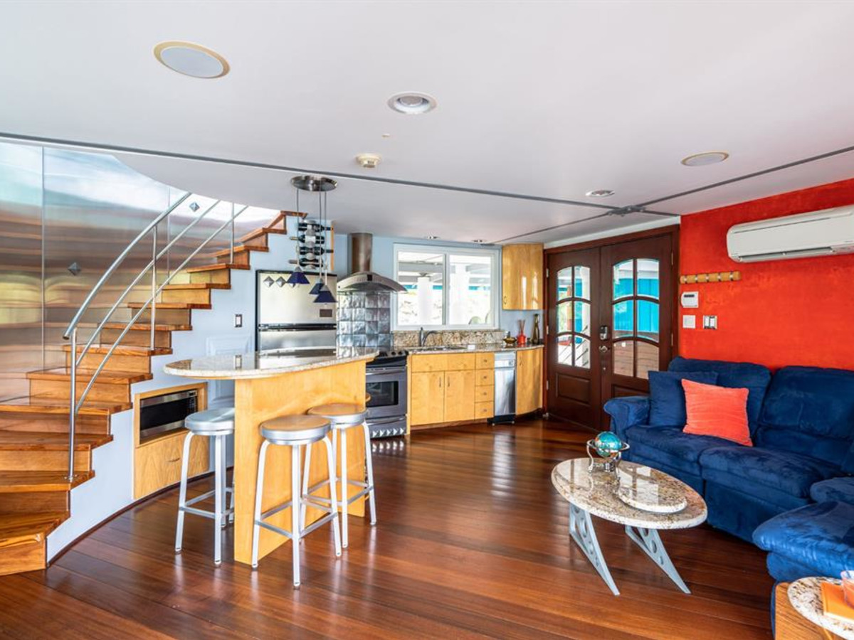 Lago Vista Lake Travis home boathouse