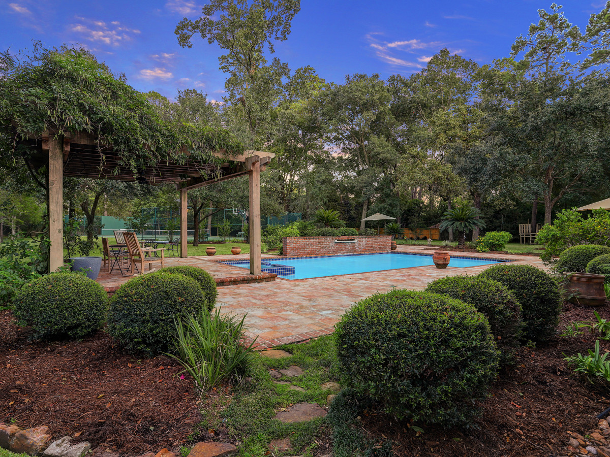 402 Timberwilde Lane Memorial Houston