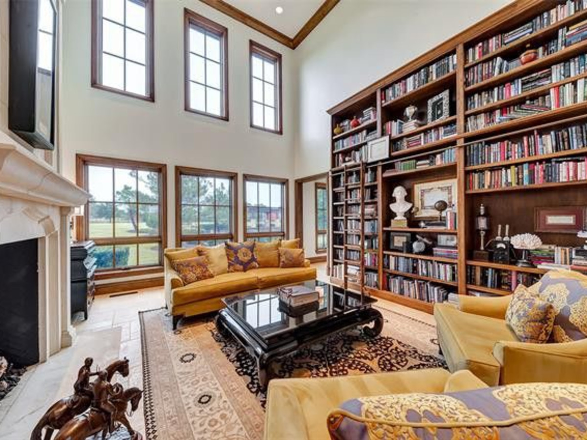 Glenn Beck home, 2224 King Fisher, Westlake