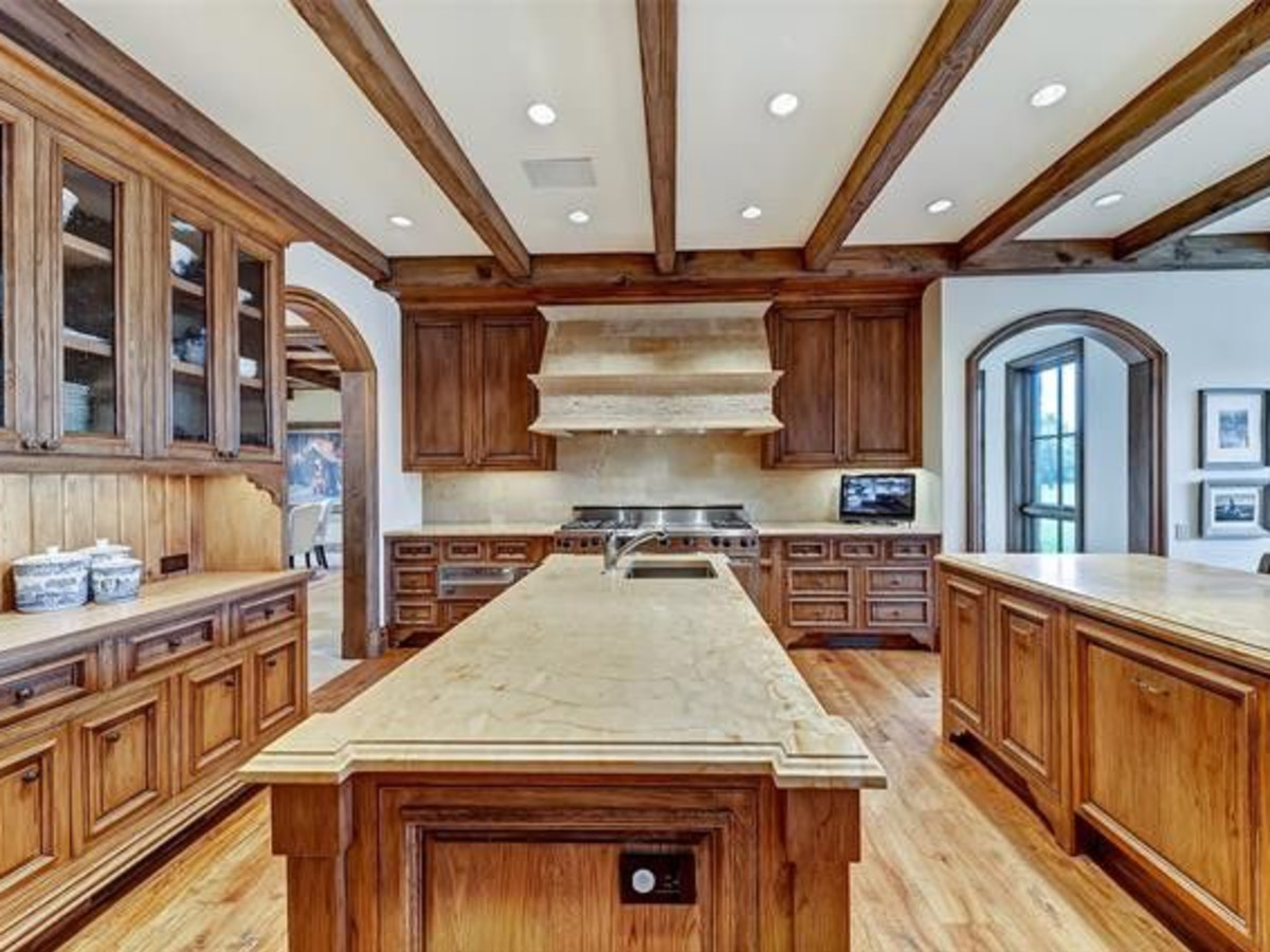 Glenn Beck home, 2224 King Fisher, Westlake