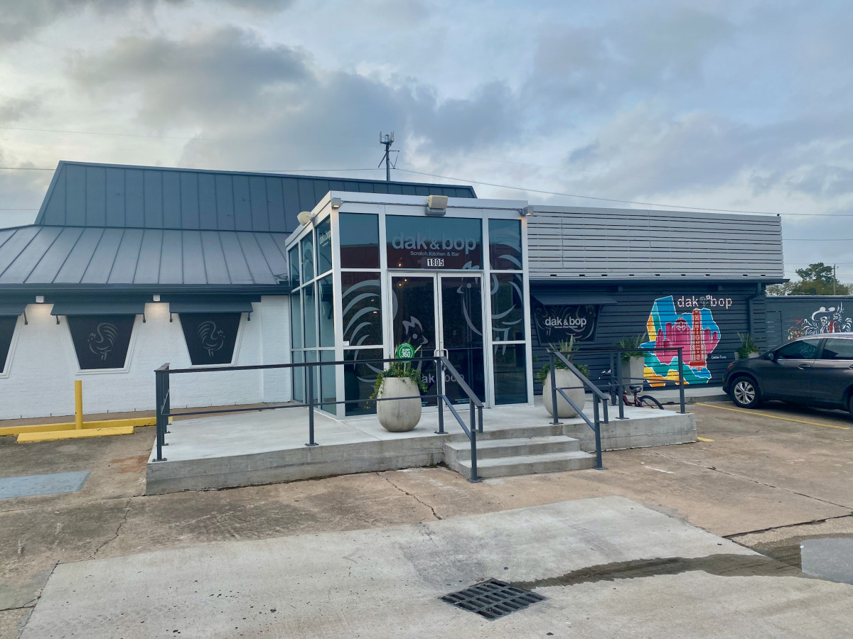 Dak & Bop exterior