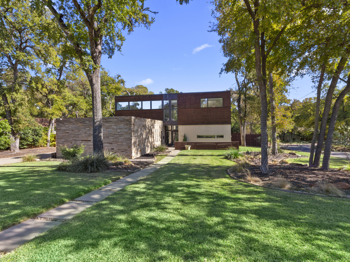 9562 Ash Creek Drive
