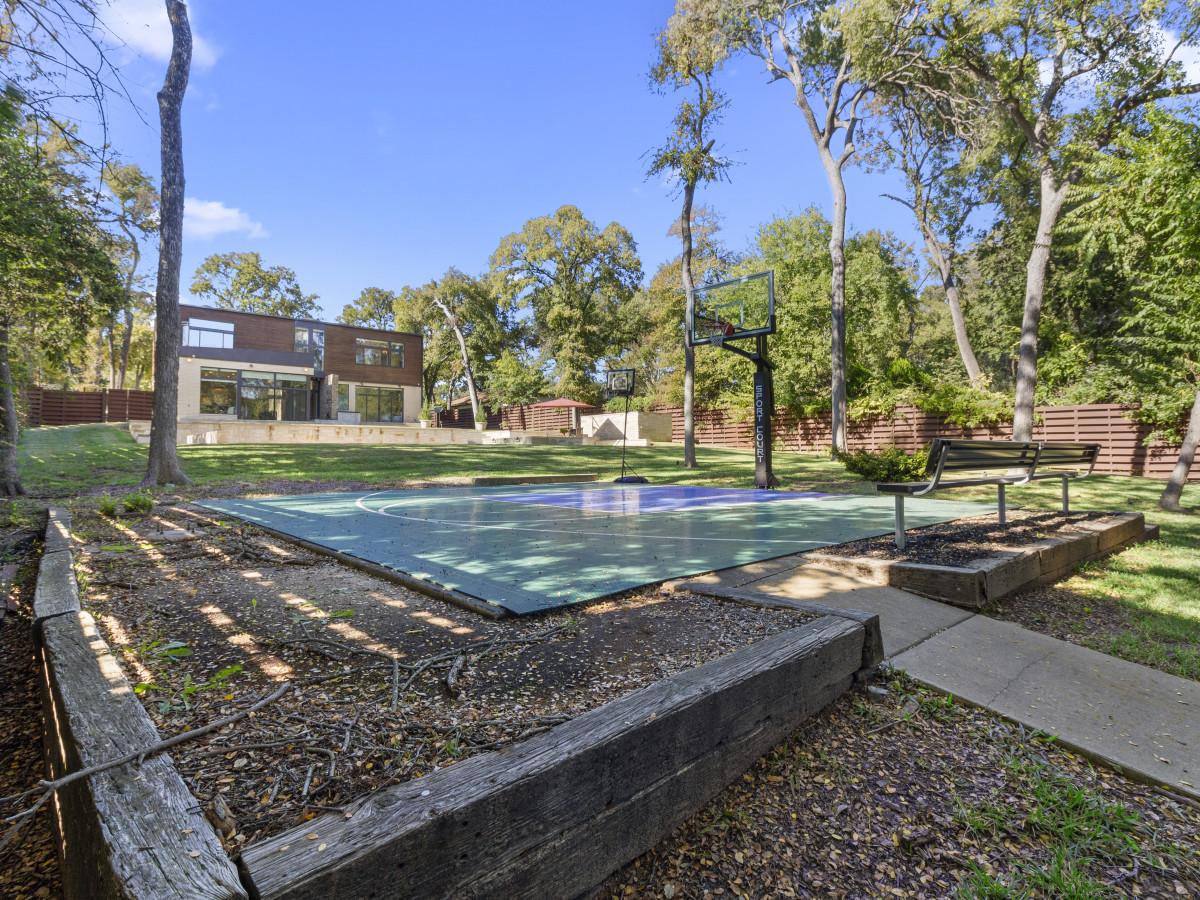 9562 Ash Creek Drive