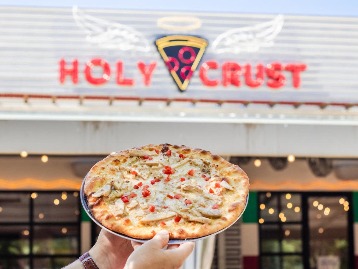 Holy crust pizza