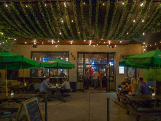 Waller Creek Pub House presents Relationships are a Mis-Steak Dinner