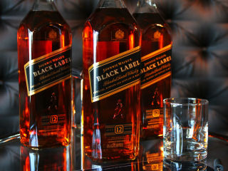 Johnnie_Walker_Black_1