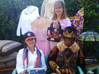 River Oaks Garden Club’s Pink Elephant Sale