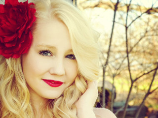 RaeLynn, The Voice, tree lighting