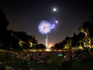 Fort Worth Symphony Orchestra Presents Concerts In The Garden Old