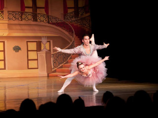 ballet dancers performing for Austin City Ballet