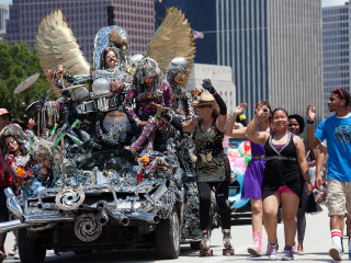 News_Art Car Parade_May 2012_winners_Earth, Wind, and Fire...and Water by Jefferson Davis HS