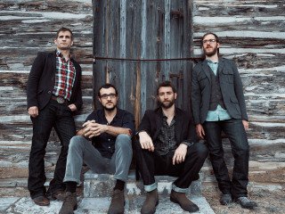 Wood and Wire in concert