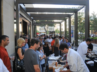 The crowd at the Curry Crawl May 2014