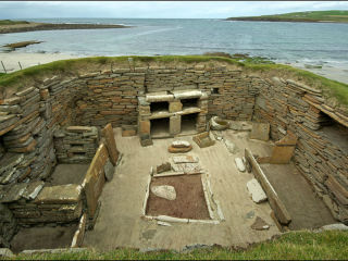 <i>Hearth, Heart, Home: Skara Brae's Early Stone Age Dwellings</i>