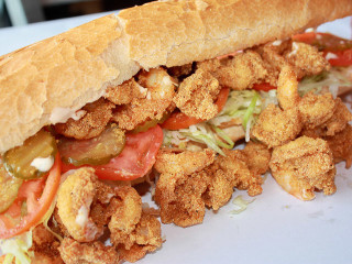 News_BB's Cafe_downtown_restaurant_fried_shrimp_po-boy